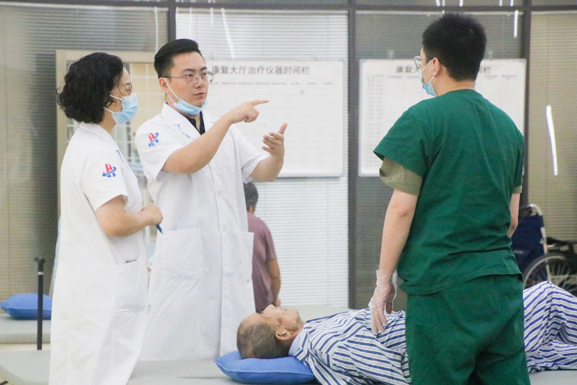 相比养老院,疗养院/康复医院更具备哪些优势?东方华康康复医院怎么样?