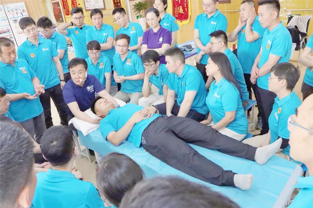 脊柱疼痛患者福音！杭州东方华康康复医院引入 “龙氏治脊疗法”，帮助患者告别酸痛